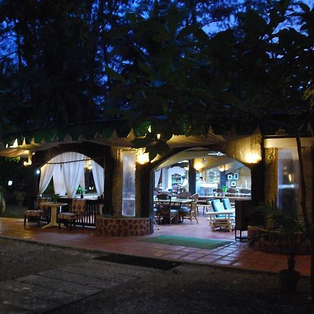 Potipot Gateway Resort Malimanga Exterior photo